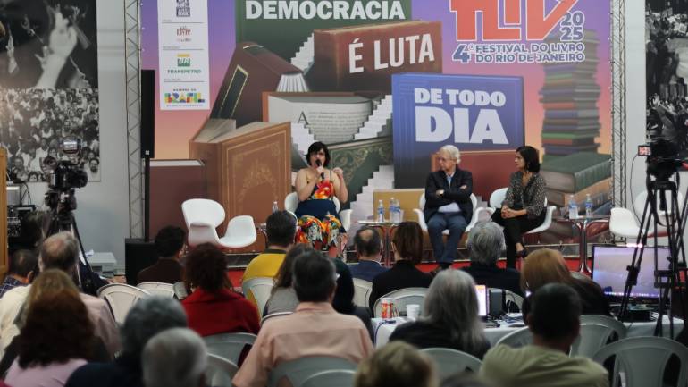 Fliv Rio tem livros, debates e cinema